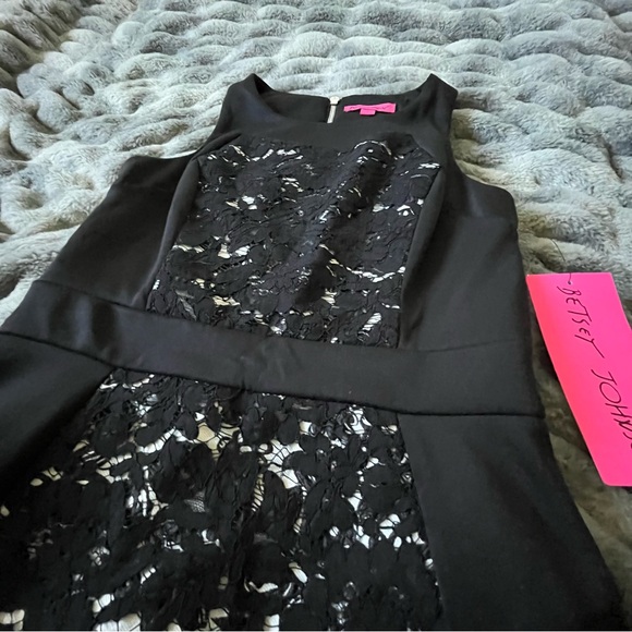 Betsey Johnson Black Lace Bodycon Dress NWT Size 4 ✨ $138 Retail - Picture 2 of 9